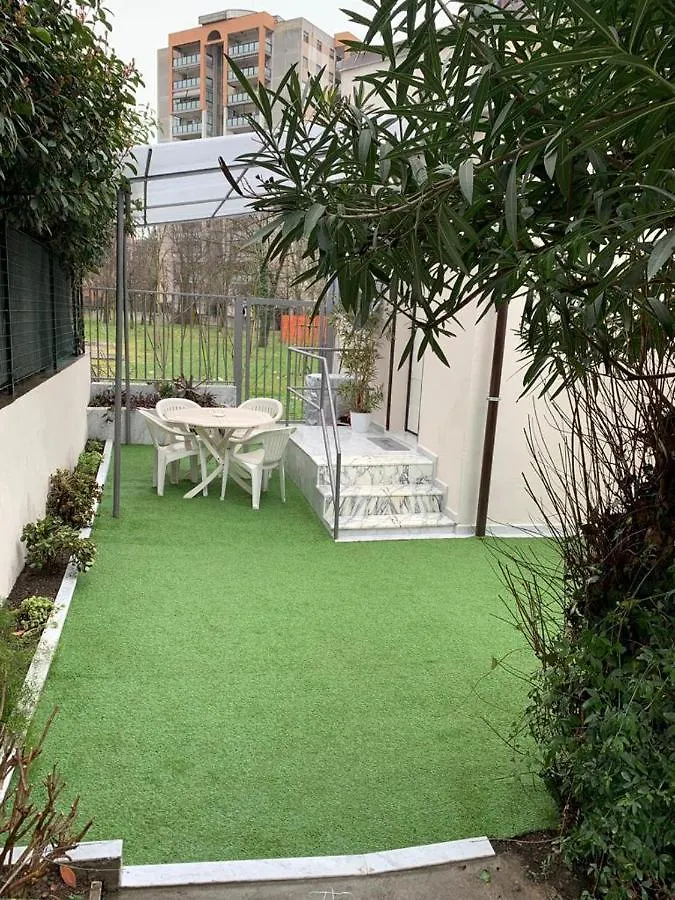 Oasi House Milano Villa 0*,