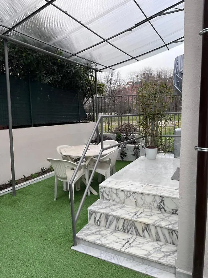 Oasi House Milano Villa 0*,